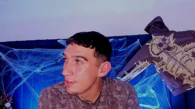 Snapshot of dominik_thompson777 chatting on 10/30/25, 05:31 dominik thompson777 online show from 10/30/25, 05:31