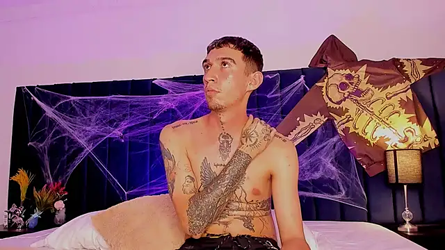 Snapshot of dominik_thompson777 chatting on 11/01/25, 03:41 dominik thompson777 online show from 11/01/25, 03:41