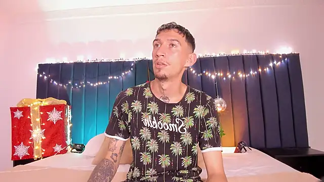 Snapshot of dominik_thompson777 chatting on 11/15/25, 03:19 dominik thompson777 online show from 11/15/25, 03:19