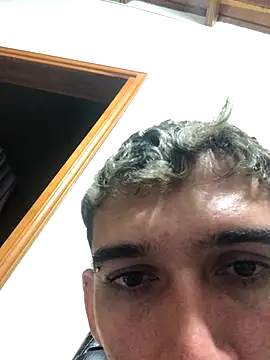 Snapshot of dominik_thompson777 chatting on 11/27/25, 02:57 dominik thompson777 online show from 11/27/25, 02:57