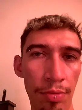 Snapshot of dominik_thompson777 chatting on 11/29/25, 08:56 dominik thompson777 online show from 11/29/25, 08:56