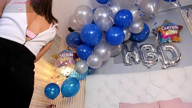 scarletbaker  online show from 11/02/25, 11:34