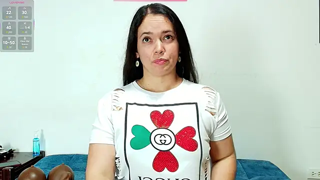 Snapshot of loreen_grey chatting on 02/04/26, 08:03 loreen grey online show from 02/04/26, 08:03