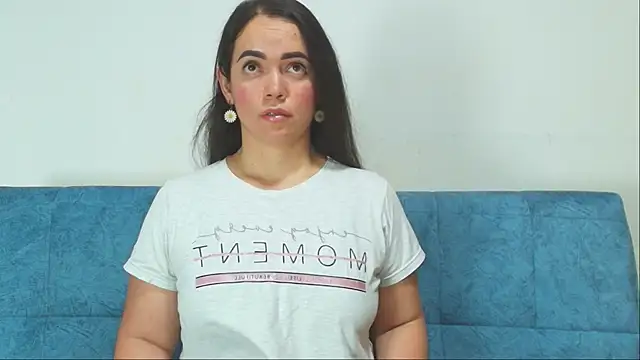 Snapshot of loreen_grey chatting on 04/15/26, 08:09 loreen grey online show from 04/15/26, 08:09