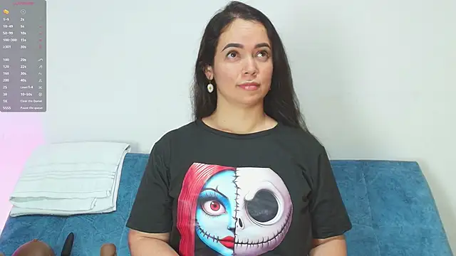 Snapshot of loreen_grey chatting on 04/18/26, 09:04 loreen grey online show from 04/18/26, 09:04