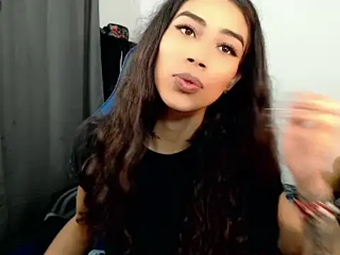 Snapshot of Sweet-Cris chatting on 01/12/26, 07:41 Sweet-Cris online show from 01/12/26, 07:41