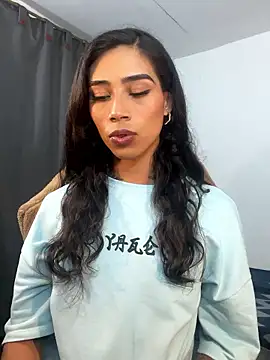 Snapshot of Sweet-Cris chatting on 01/15/26, 07:50 Sweet-Cris online show from 01/15/26, 07:50