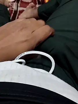 hunk28 6 online show from 10/28/25, 06:43