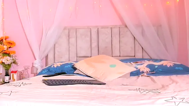 Rachellcooperrr online show from 10/31/25, 05:03