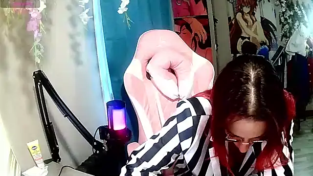 Snapshot of rubystrip chatting on 11/15/25, 02:46 rubystrip online show from 11/15/25, 02:46