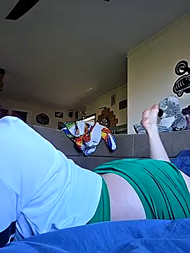 Snapshot of rubystrip chatting on 11/18/25, 12:53 rubystrip online show from 11/18/25, 12:53