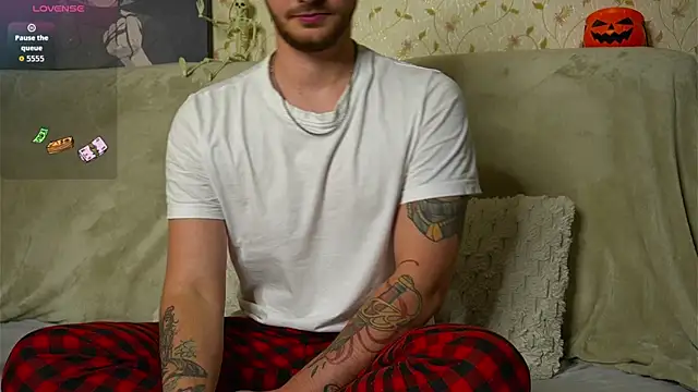 johnstoneisland online show from 10/13/25, 08:42