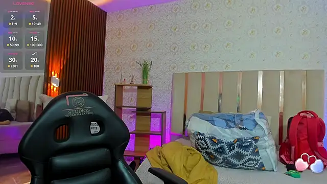 Snapshot of BLUE_TAY1 chatting on 09/19/25, 11:44 BLUE TAY1 online show from 09/19/25, 11:44