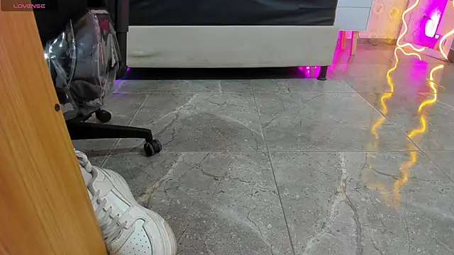 Snapshot of BLUE_TAY1 chatting on 10/25/25, 11:40 BLUE TAY1 online show from 10/25/25, 11:40