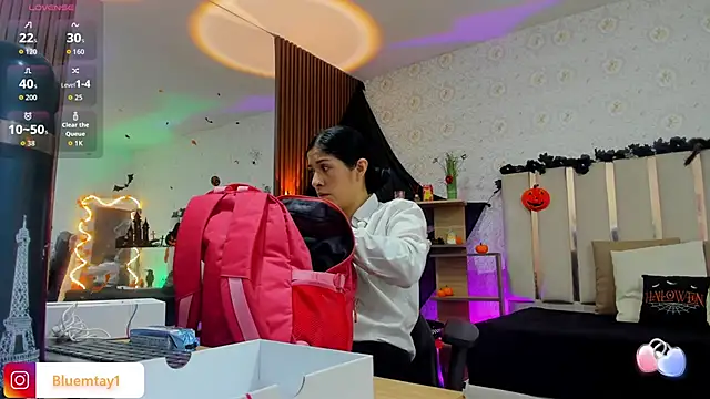 Snapshot of BLUE_TAY1 chatting on 10/27/25, 12:09 BLUE TAY1 online show from 10/27/25, 12:09