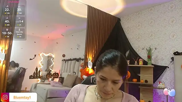 Snapshot of BLUE_TAY1 chatting on 10/31/25, 11:55 BLUE TAY1 online show from 10/31/25, 11:55