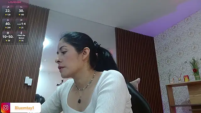 Snapshot of BLUE_TAY1 chatting on 11/03/25, 12:06 BLUE TAY1 online show from 11/03/25, 12:06