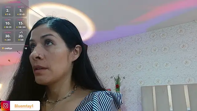 Snapshot of BLUE_TAY1 chatting on 11/04/25, 12:04 BLUE TAY1 online show from 11/04/25, 12:04