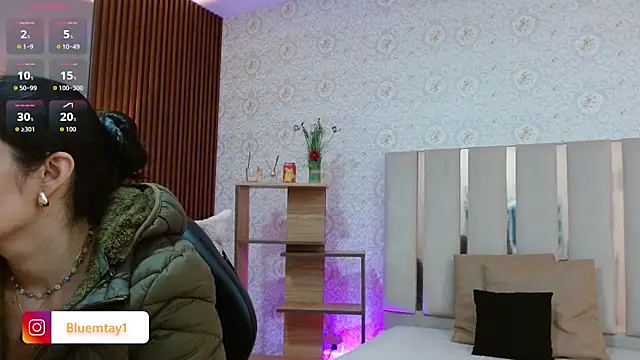 Snapshot of BLUE_TAY1 chatting on 11/06/25, 12:06 BLUE TAY1 online show from 11/06/25, 12:06