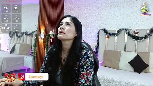 Snapshot of BLUE_TAY1 chatting on 11/24/25, 11:54 BLUE TAY1 online show from 11/24/25, 11:54