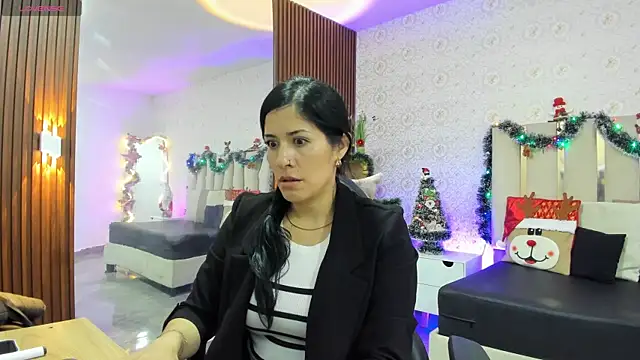 Snapshot of BLUE_TAY1 chatting on 12/14/25, 07:40 BLUE TAY1 online show from 12/14/25, 07:40