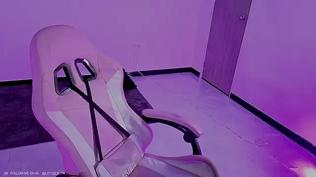 LilithCary online show from 01/06/26, 08:23