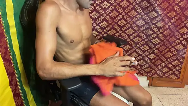 JUSTFORRICH online show from 10/03/25, 07:05