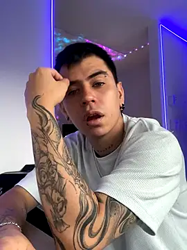 Snapshot of chris_suarez chatting on 11/07/25, 09:37 chris suarez online show from 11/07/25, 09:37