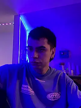 Snapshot of chris_suarez chatting on 01/08/26, 11:18 chris suarez online show from 01/08/26, 11:18