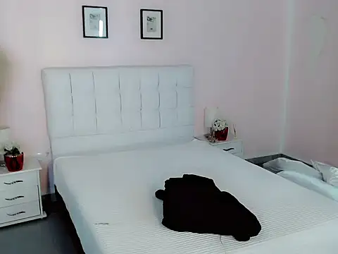 nathalialoes1 online show from 10/30/25, 07:03