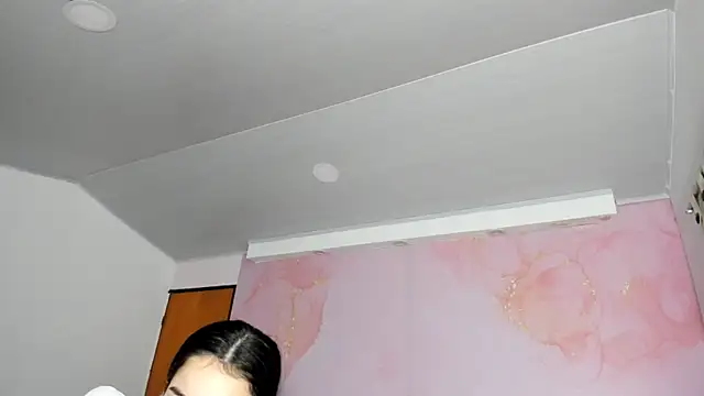 milk candy18 online show from 10/22/25, 10:37