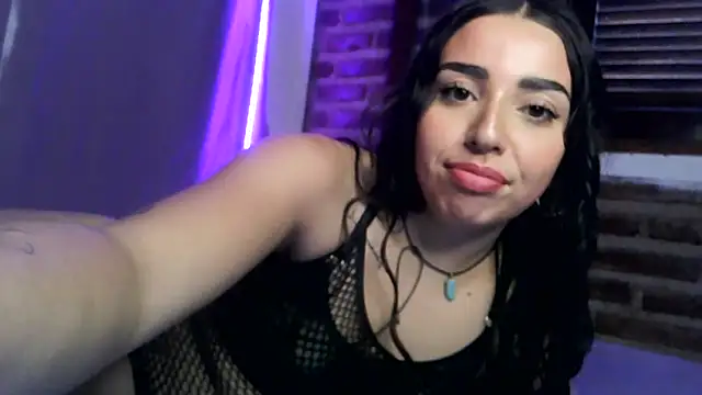 Snapshot of sweetbrunette22 chatting on 12/01/25, 04:34 sweetbrunette22 online show from 12/01/25, 04:34