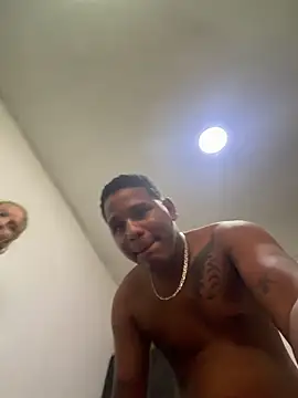 Snapshot of Morenovergon2003 chatting on 04/21/26, 06:01 Morenovergon2003 online show from 04/21/26, 06:01