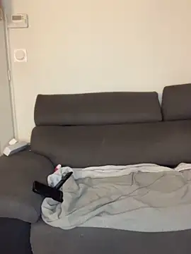 Snapshot of Lesamantssexy chatting on 10/28/25, 08:11 Lesamantssexy online show from 10/28/25, 08:11