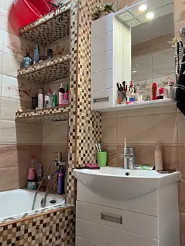 EvvaMur online show from 10/15/25, 01:06