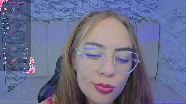 Luna Star v online show from 11/27/25, 03:41