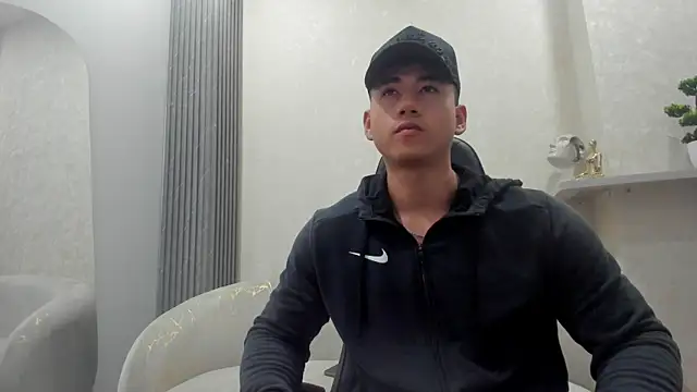 Snapshot of Draven_Marceaux chatting on 06/22/26, 11:18 Draven Marceaux online show from 06/22/26, 11:18