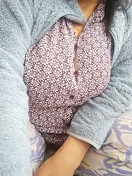 zerdaliii online show from 10/13/25, 08:03