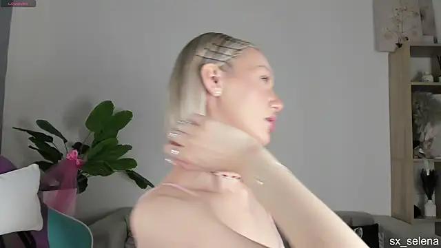 Ice Strawberry online show from 03/26/26, 03:01