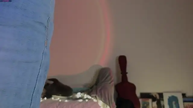 Snapshot of Pixxxis chatting on 12/02/25, 04:07 Pixxxis online show from 12/02/25, 04:07