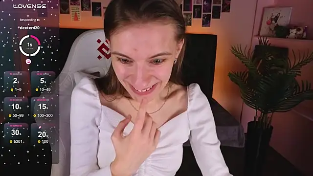 Snapshot of kaleriyaa_ chatting on 09/19/25, 01:29 kaleriyaa online show from 09/19/25, 01:29