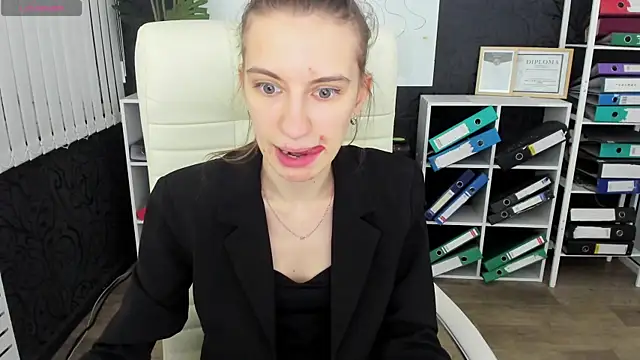 Snapshot of kaleriyaa_ chatting on 10/11/25, 01:27 kaleriyaa online show from 10/11/25, 01:27