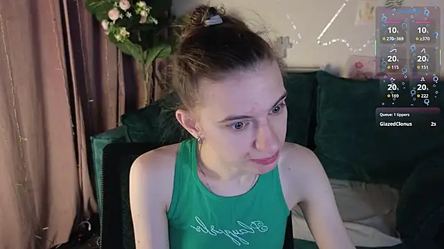 Snapshot of kaleriyaa_ chatting on 10/12/25, 01:26 kaleriyaa online show from 10/12/25, 01:26