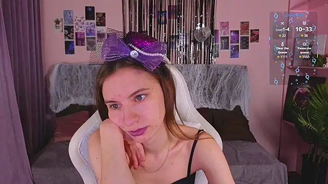 Snapshot of kaleriyaa_ chatting on 10/20/25, 01:28 kaleriyaa online show from 10/20/25, 01:28