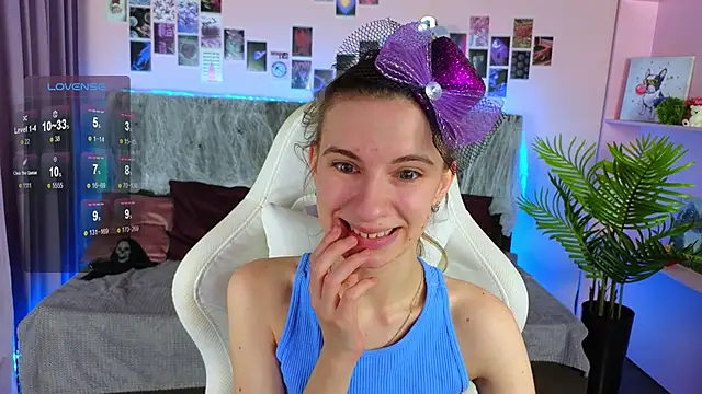 Snapshot of kaleriyaa_ chatting on 10/24/25, 05:04 kaleriyaa online show from 10/24/25, 05:04