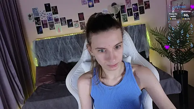 Snapshot of kaleriyaa_ chatting on 10/26/25, 01:22 kaleriyaa online show from 10/26/25, 01:22