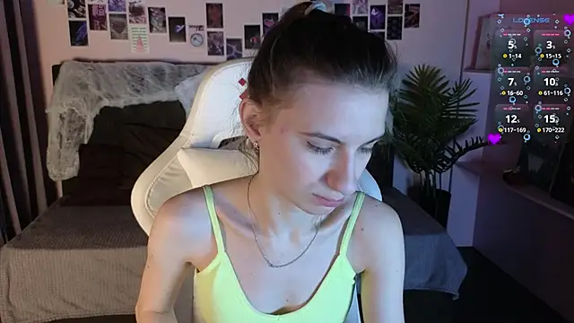 Snapshot of kaleriyaa_ chatting on 11/02/25, 01:30 kaleriyaa online show from 11/02/25, 01:30