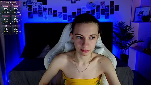 Snapshot of kaleriyaa_ chatting on 11/14/25, 01:37 kaleriyaa online show from 11/14/25, 01:37