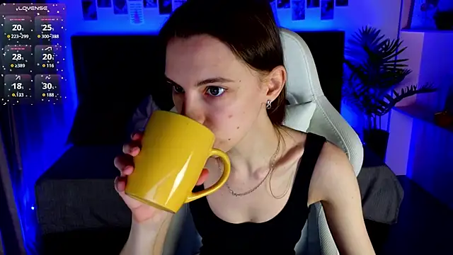 Snapshot of kaleriyaa_ chatting on 11/16/25, 01:33 kaleriyaa online show from 11/16/25, 01:33