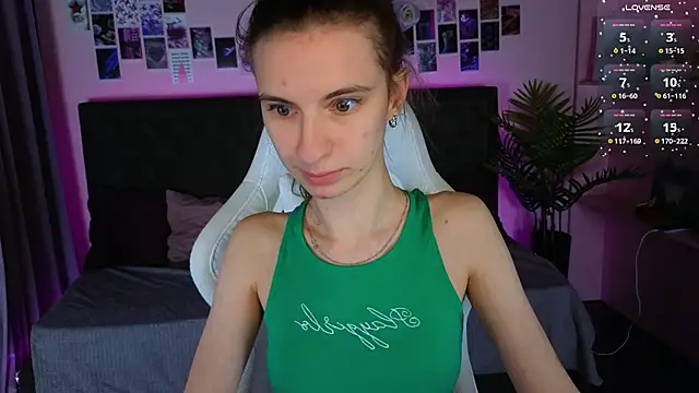 Snapshot of kaleriyaa_ chatting on 11/19/25, 08:36 kaleriyaa online show from 11/19/25, 08:36